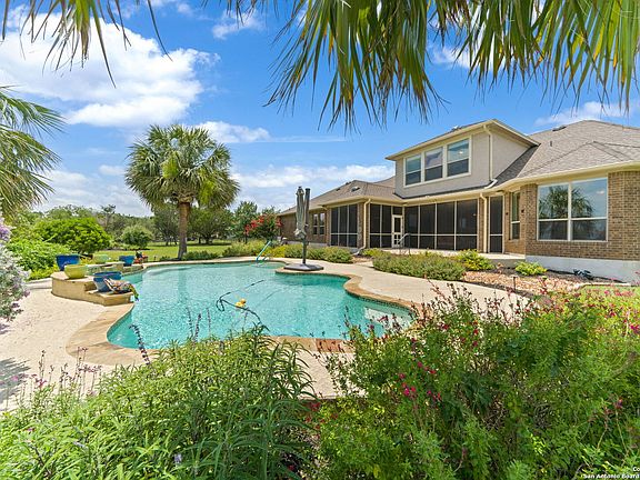4th image of 26130 Park Bend
