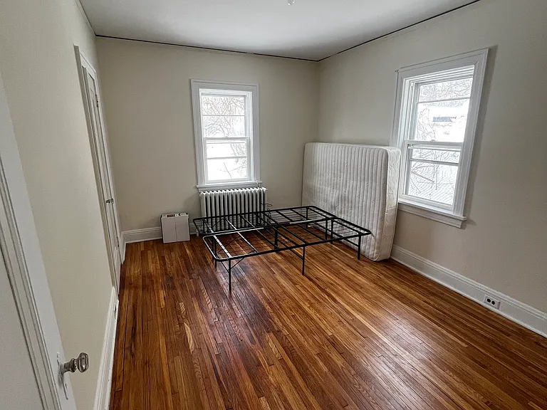 1315 E 2nd St #B — Photo 12