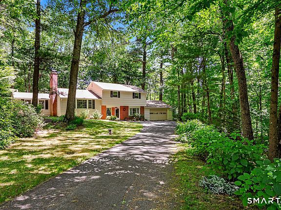 3rd image of 18 Foxridge Lane