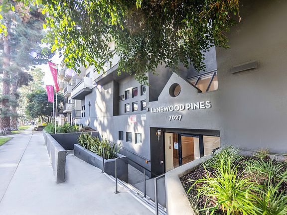 5th image of 7027 Lanewood Ave APT 418