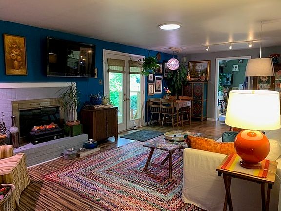 5th image of 7641 Woodside Dr