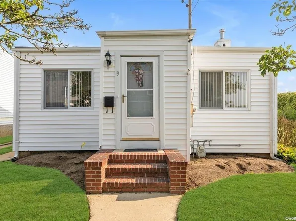 9 Dewey Street, East Rockaway, NY 11518