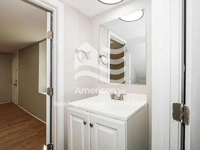 12685_009_bathroom_13.jpg