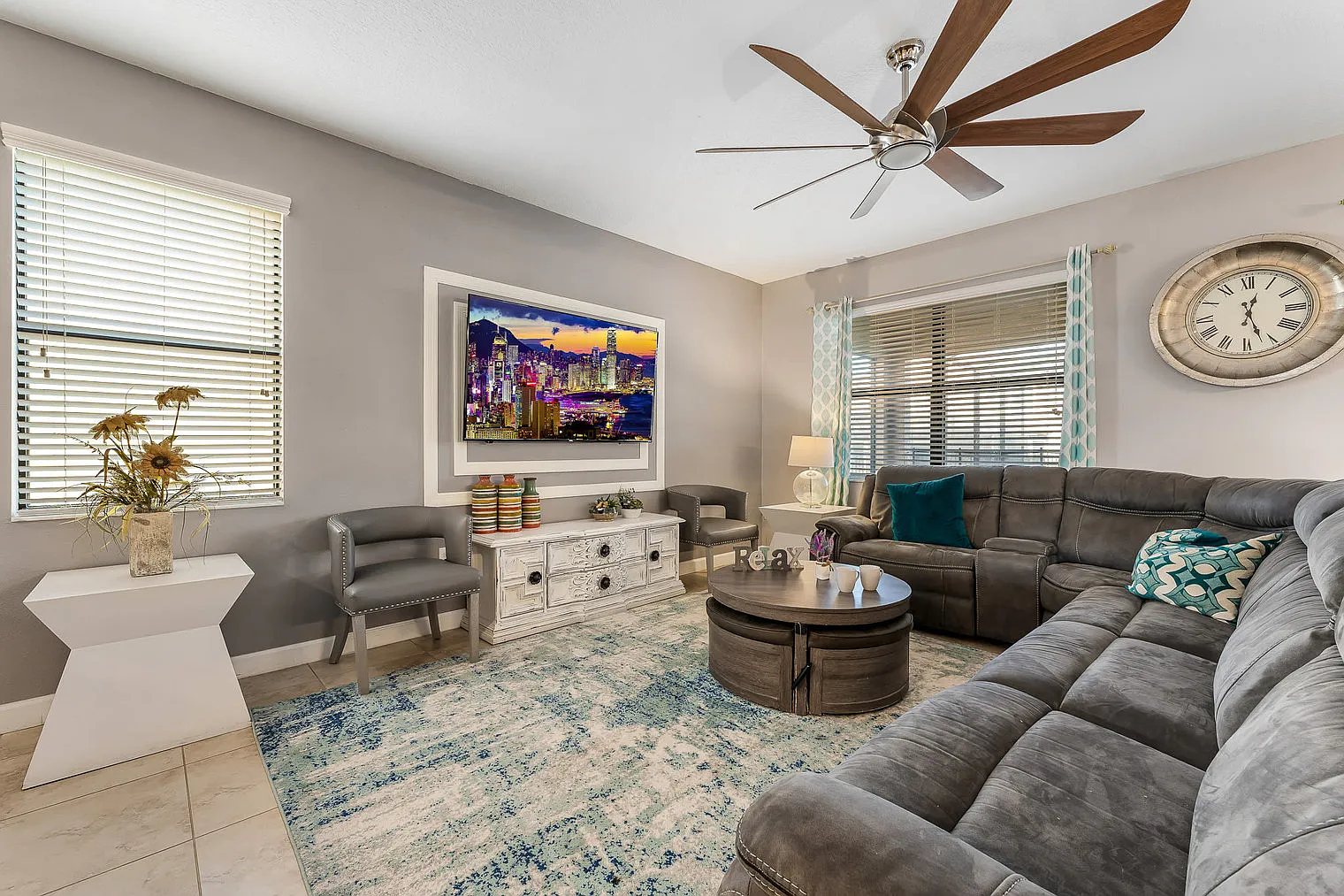 9 bed, 5.0 bath, 3907 sqft, $10,683 — Photo 4