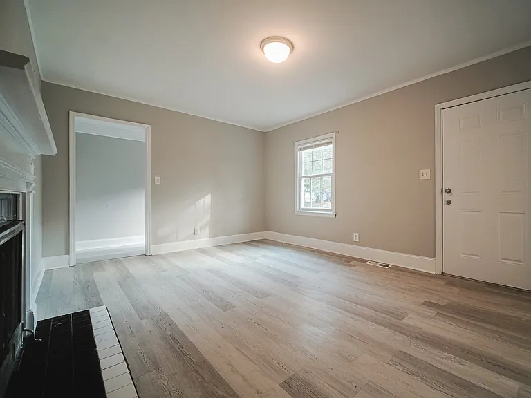 614 Ambassador St — Photo 9