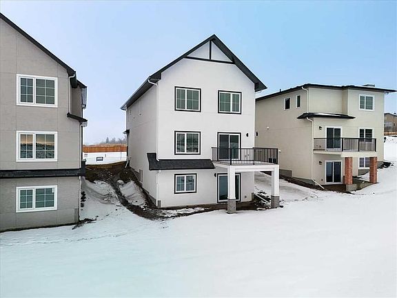 2nd image of 7 N Lakewood Way