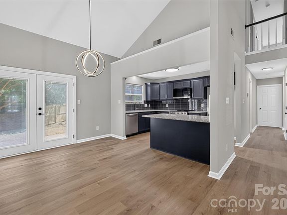 5th image of 702 Foxborough Rd