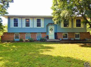 3710 NE Applewood Dr, Topeka, KS 66617