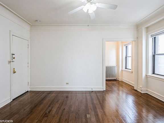 4th image of 422 W Wrightwood Ave #704