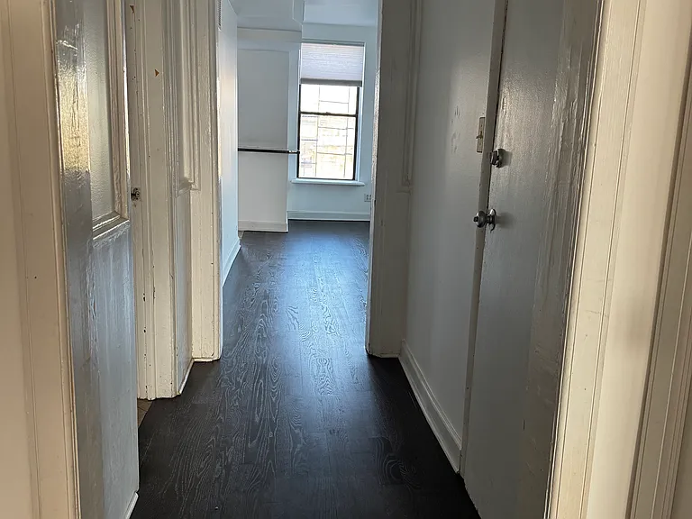 607 N Noble St #4 — Photo 7