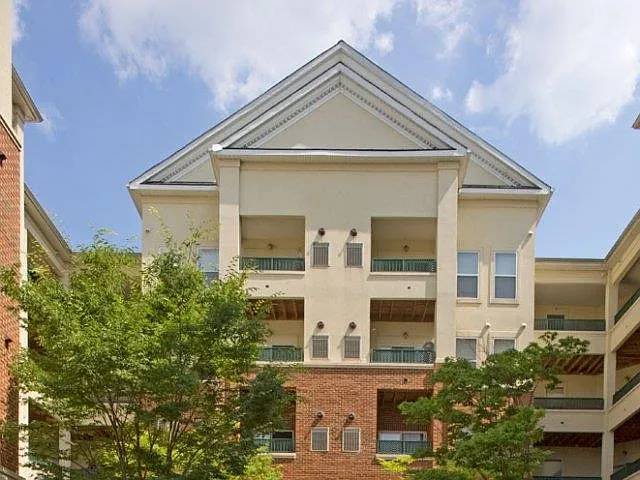 Cedar Court Apartments — Photo 2