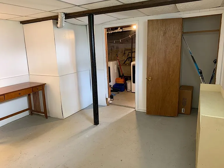 32 Loraine St — Photo 17