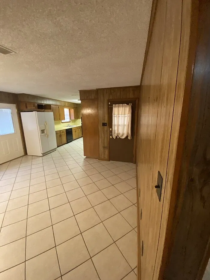3 bed, 2.0 bath, $900 — Photo 4