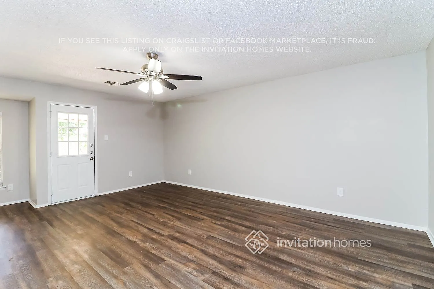2212 W Oakdale Rd Irving, TX 75060 — Photo 2