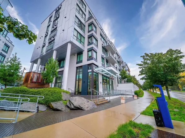 4932 Cambie St #205, Vancouver, BC V5Z 0K1