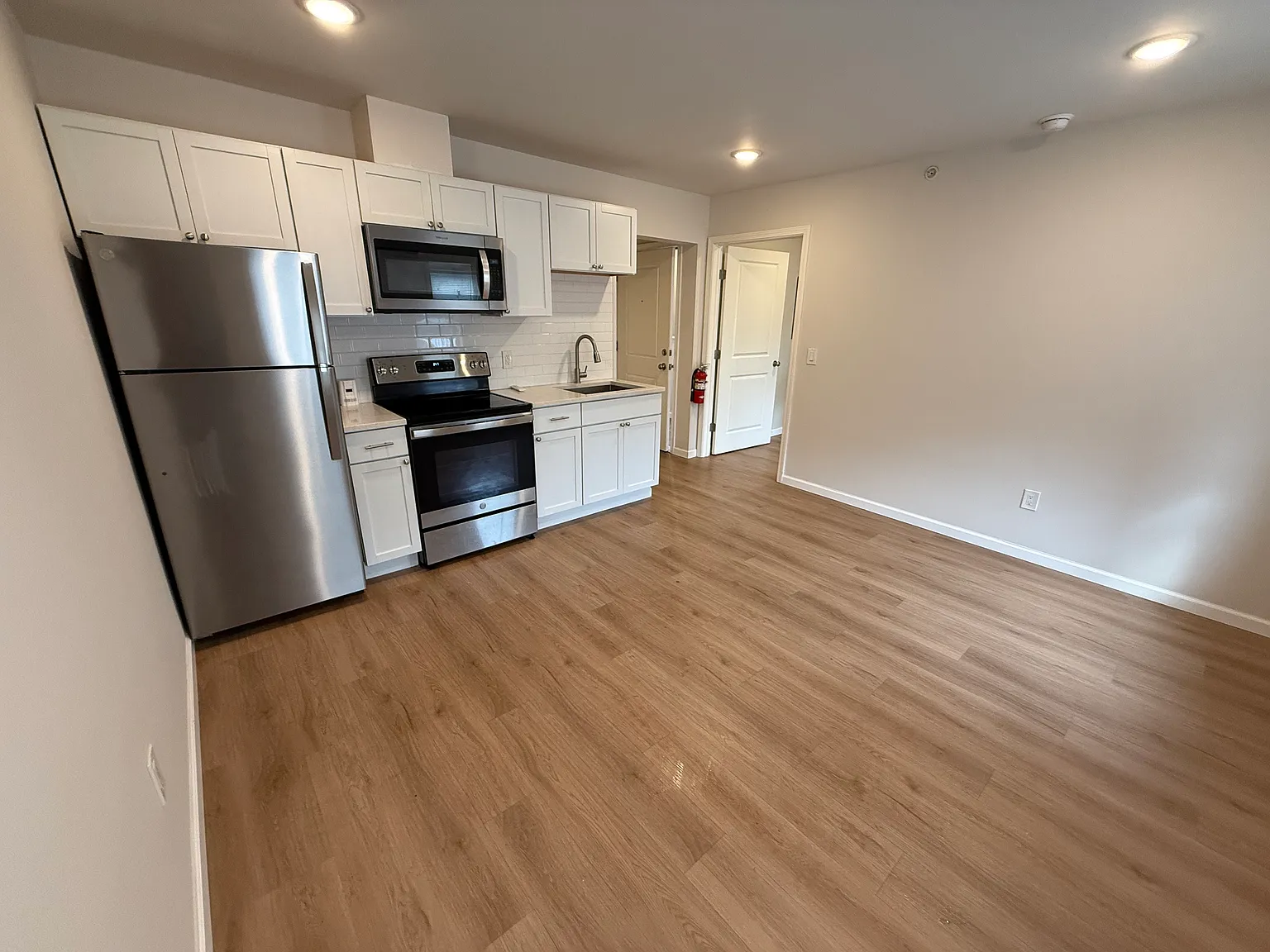 1 bed, 500 sqft, $1,550 — Photo 2