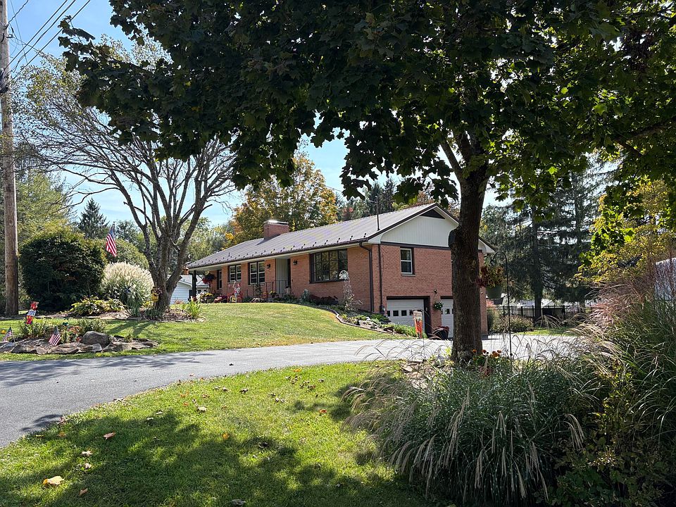 1st image of 445 Rowan Rd