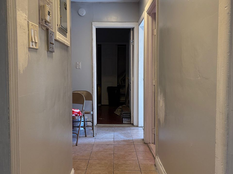 Apt. hallway