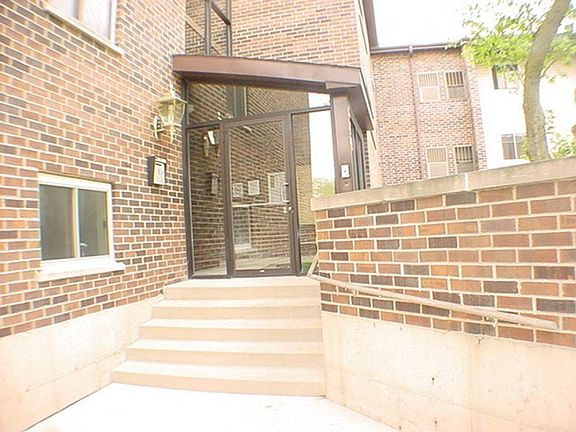 2nd image of 640 Perrie Dr Unit 103