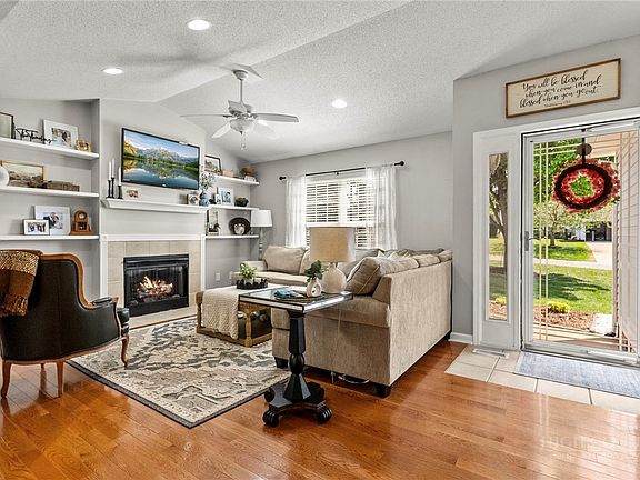 4th image of 1478 Farmington Hills Drive