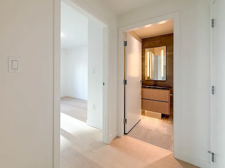 777 Harbourside Dr #406 — Photo 14