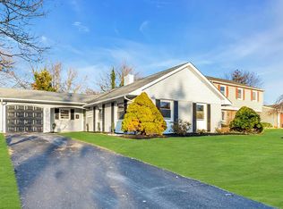 17 Parish Ln, Willingboro, NJ 08046