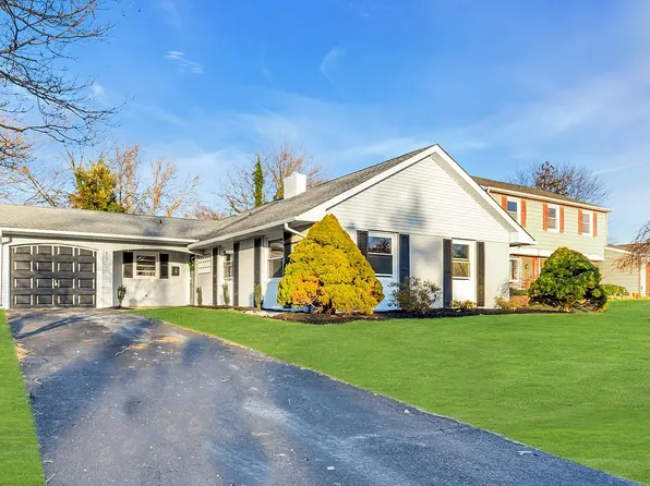 17 Parish Ln, Willingboro, NJ 08046