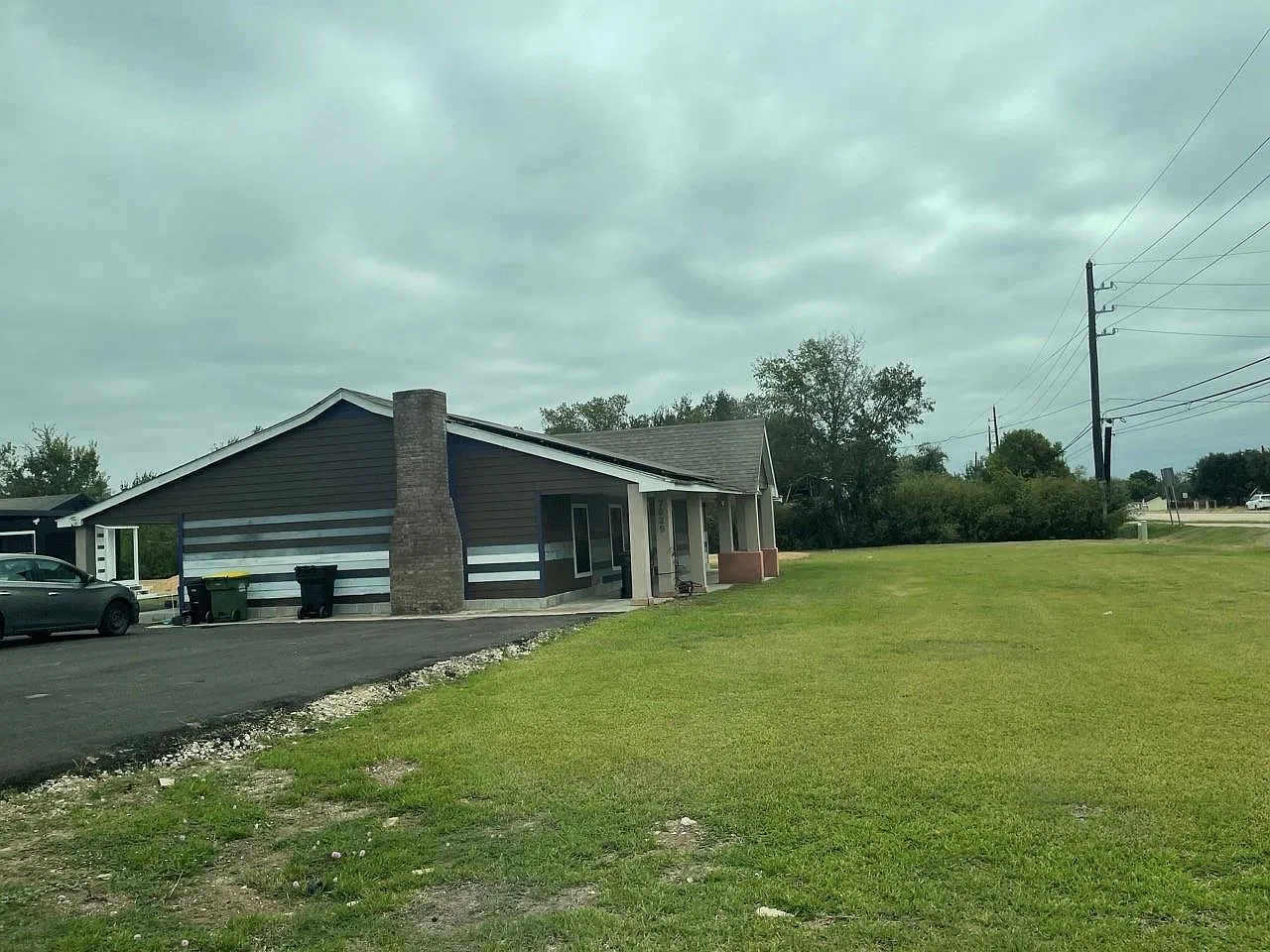 2 bed, 1.5 bath, 1450 sqft, $1,900 — Photo 3