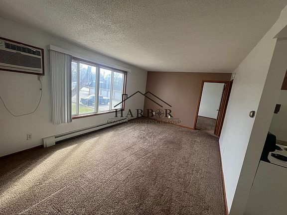 4th image of 110 2nd Ave SE APT 202