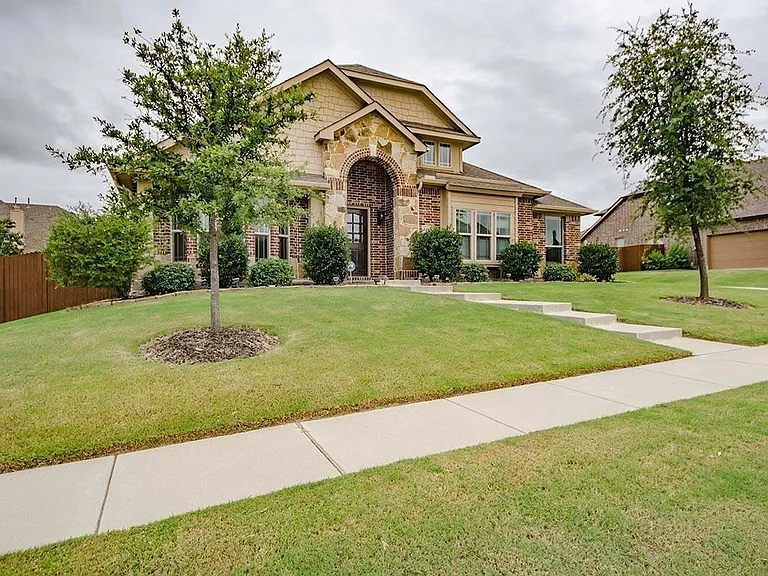 1410 Cedar Ridge Dr — Photo 1