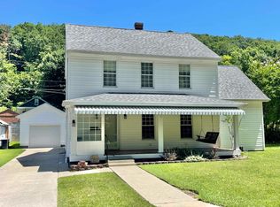 1212 Spring Valley Dr, Huntington, WV 25701