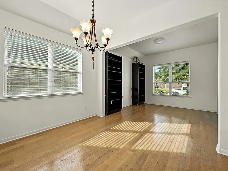 9219 Gilbert Hollow Dr — Photo 11