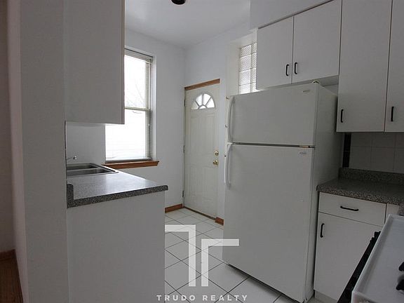 5th image of 1346 W Jarvis Ave #1356-2