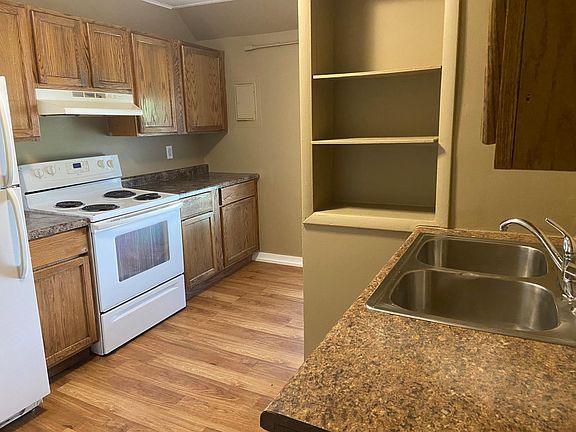 3rd image of 725 Charles Ave #2