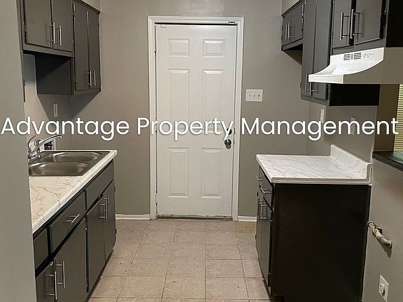 3rd image of 1194 Deer Trail Ln