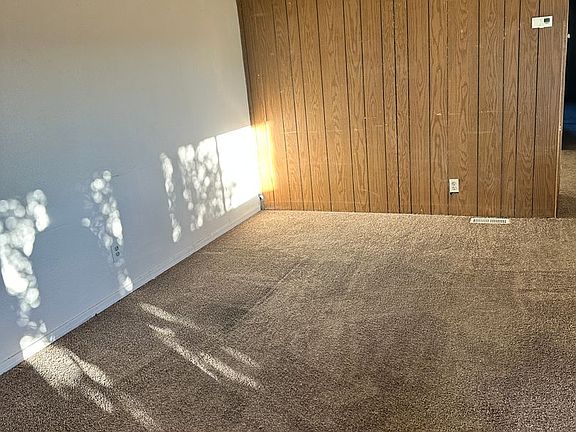 4th image of 1885 Monterey Dr