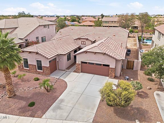 2nd image of 674 E Sipapu Drive