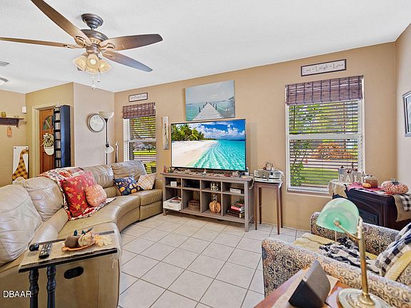 3rd image of 1821 Biscayne Ave