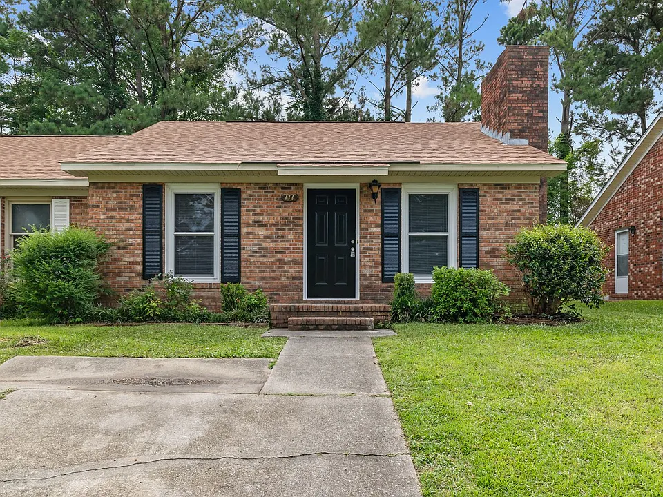 111 Windsor Ct