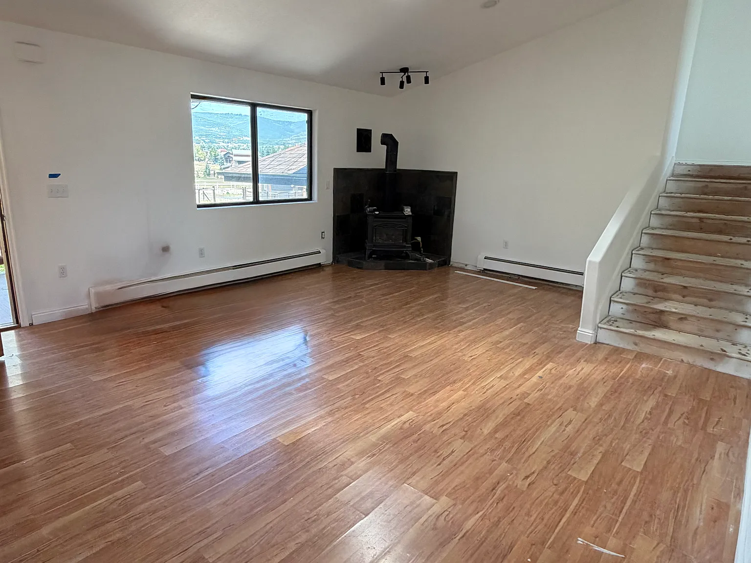 3 bed, 3.5 bath, 3200 sqft, $6,500 — Photo 4