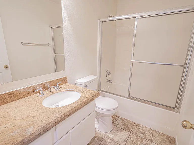 25712 Holiday Cir #D — Photo 13