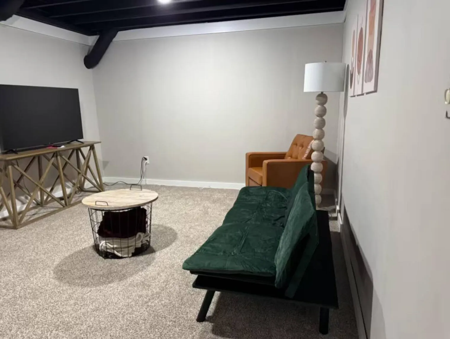 2 bed, 1.0 bath, 1894 sqft, $3,134 — Photo 3