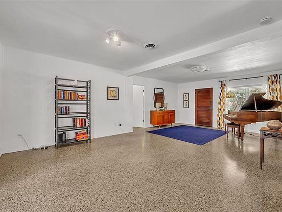 4th image of 1850 Whitehall Dr