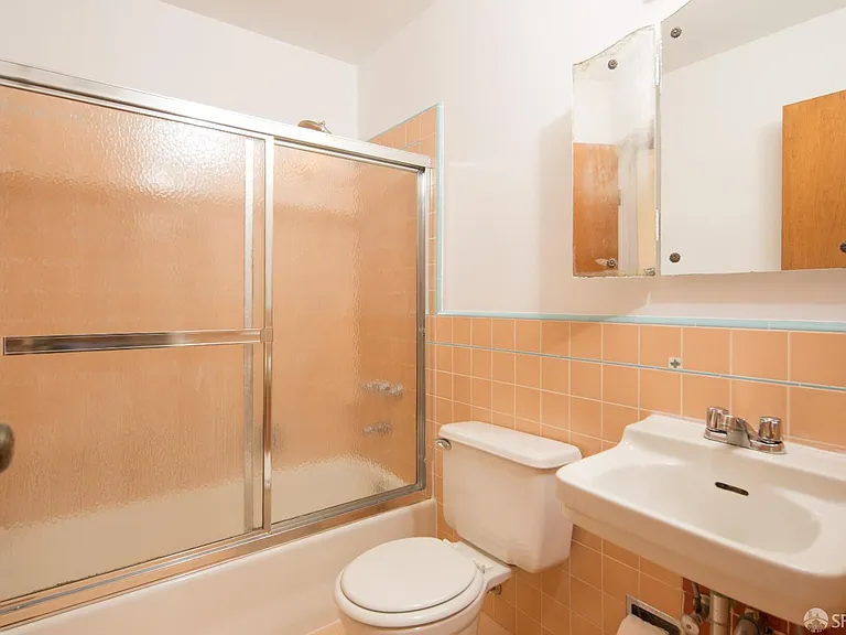 4 Lupine Ave #4 — Photo 4