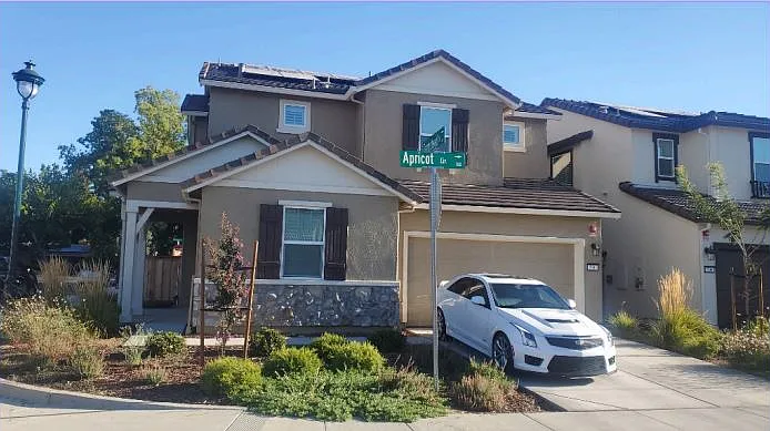 700 Apricot Cir — Photo 35