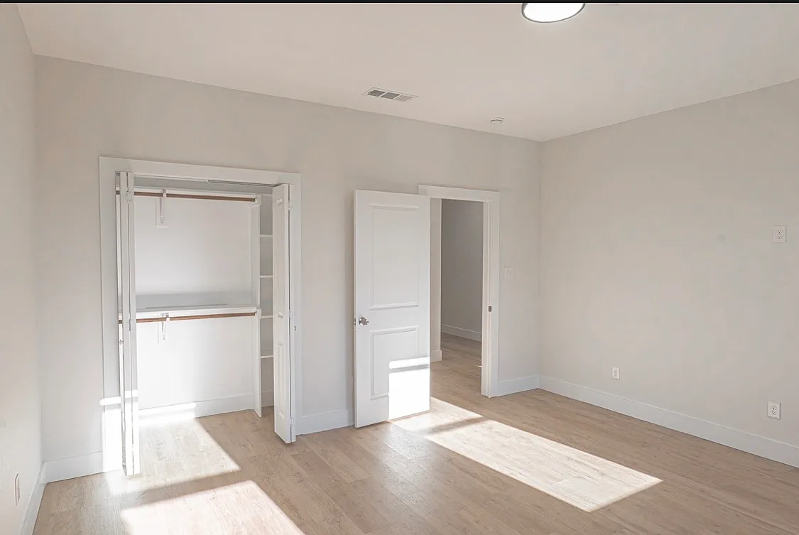 4 bed, 2.5 bath, 1722 sqft, $1,000 — Photo 2