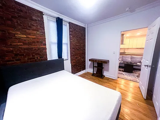 Rented by Voro New York | media 38