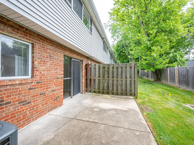 7752 Montgomery Rd #73 — Photo 36