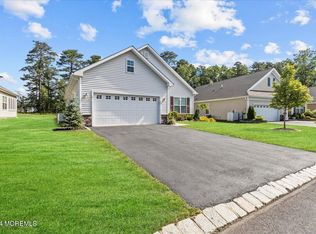 92 Woodside Ln, Whiting, NJ 08759