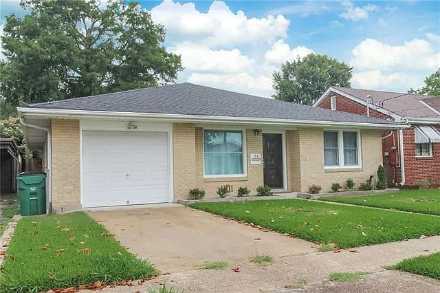3 bed, 2.0 bath, 1588 sqft, $2,000 — Photo 3
